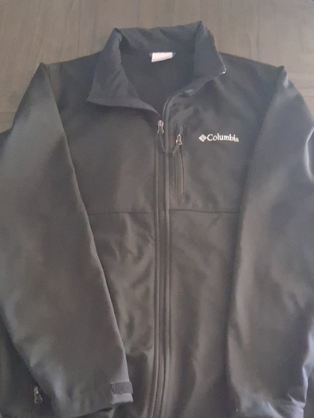 Columbia Men’s Black Performance Softshell Jacket